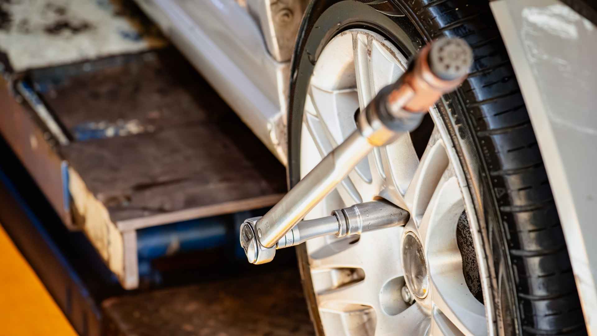 Kegunaan kunci momen