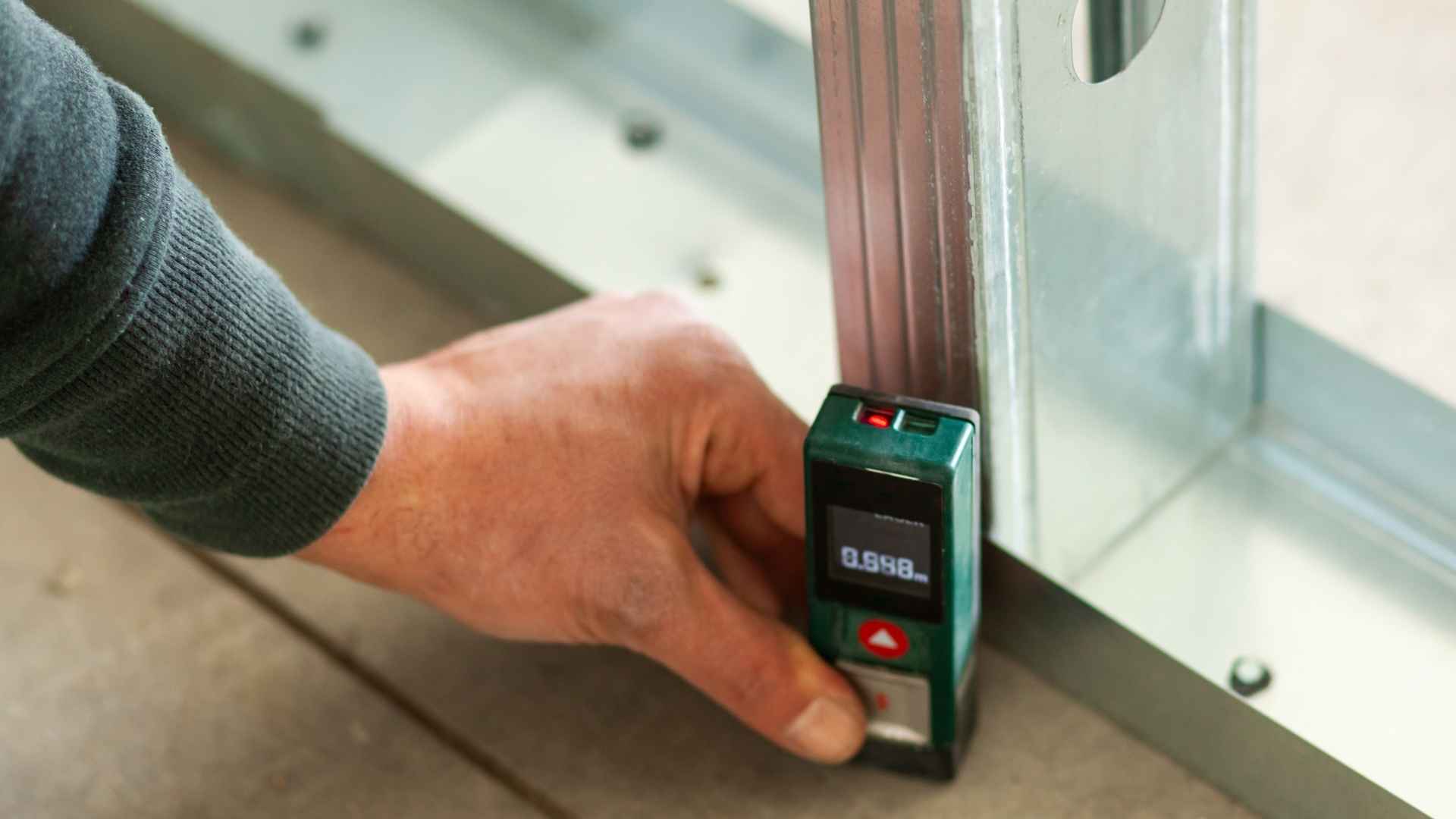 Merk Meteran Laser Terbaik