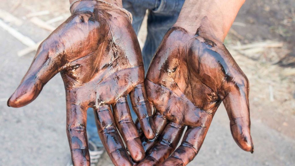 Cara Menghilangkan Oli di Tangan